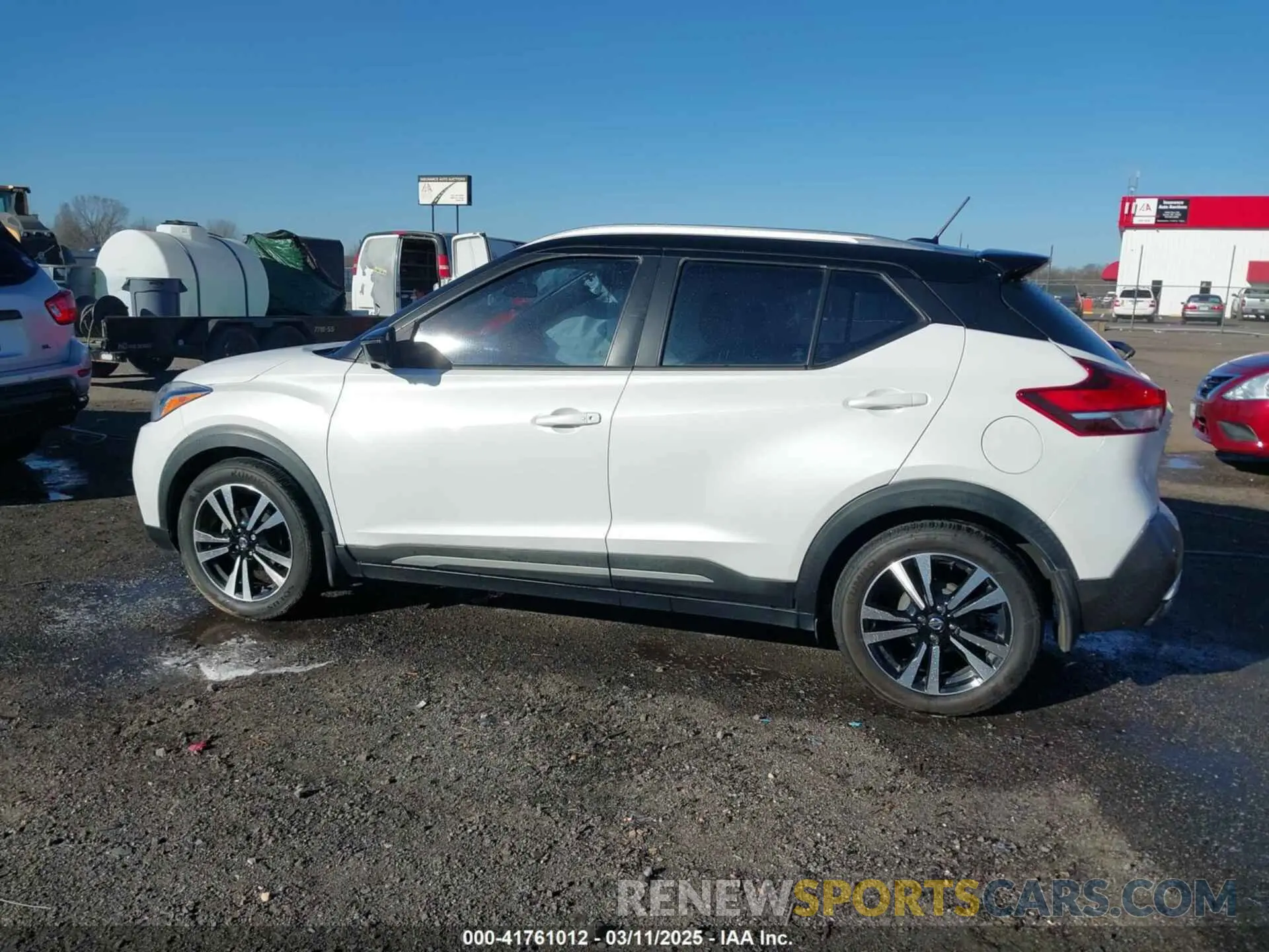 14 Photograph of a damaged car 3N1CP5DV5LL538232 NISSAN KICKS 2020