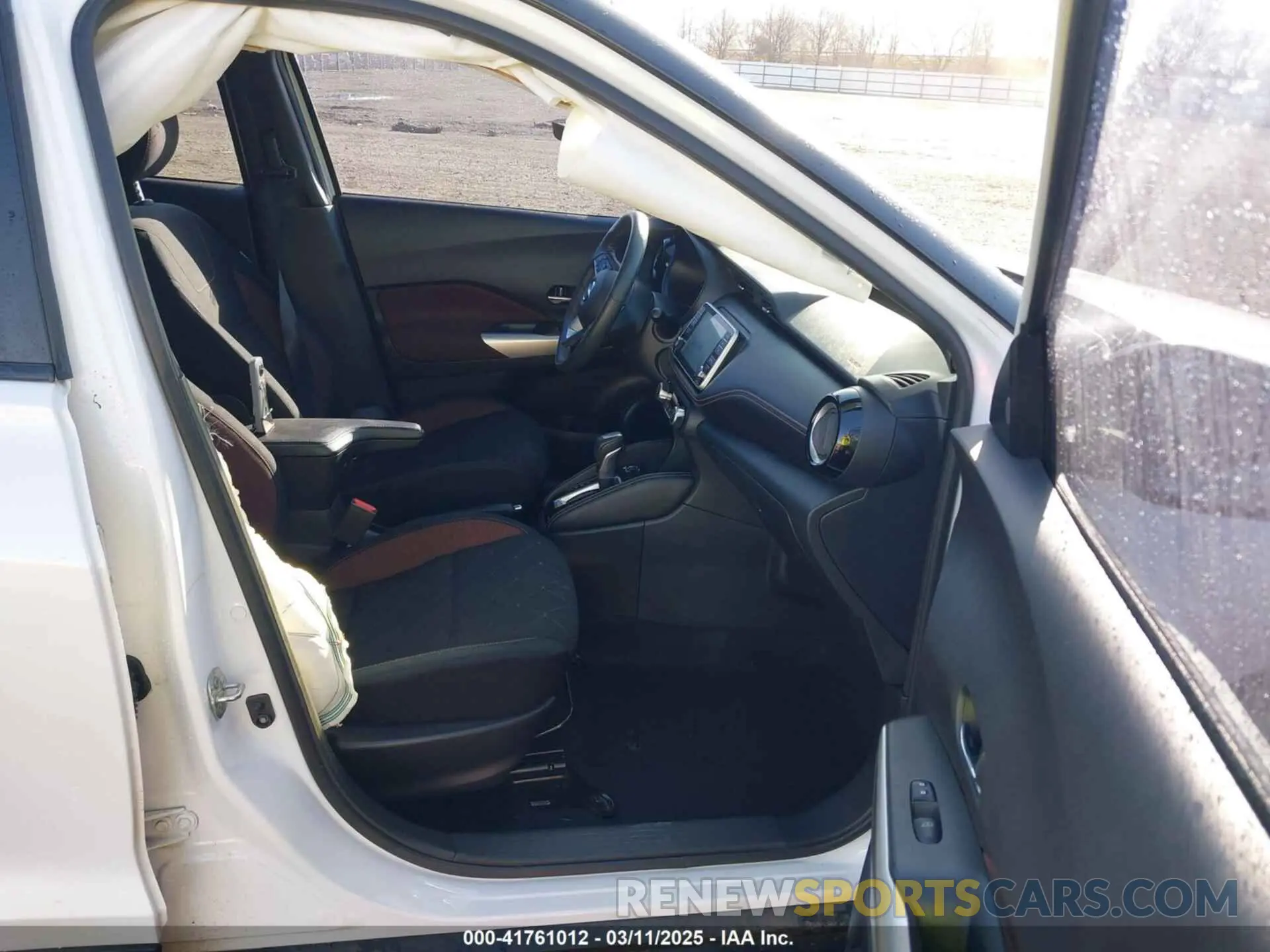 5 Photograph of a damaged car 3N1CP5DV5LL538232 NISSAN KICKS 2020