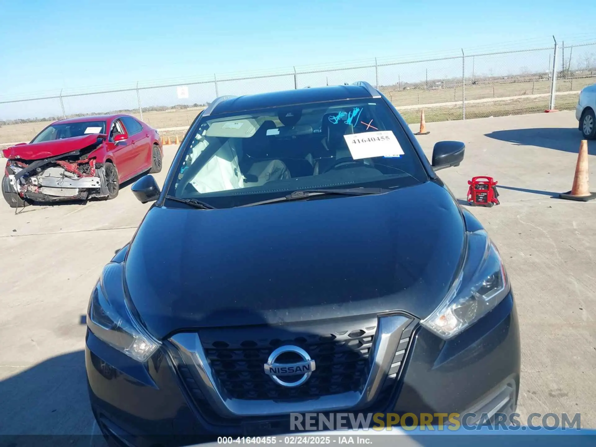 12 Photograph of a damaged car 3N1CP5DV5LL578309 NISSAN KICKS 2020