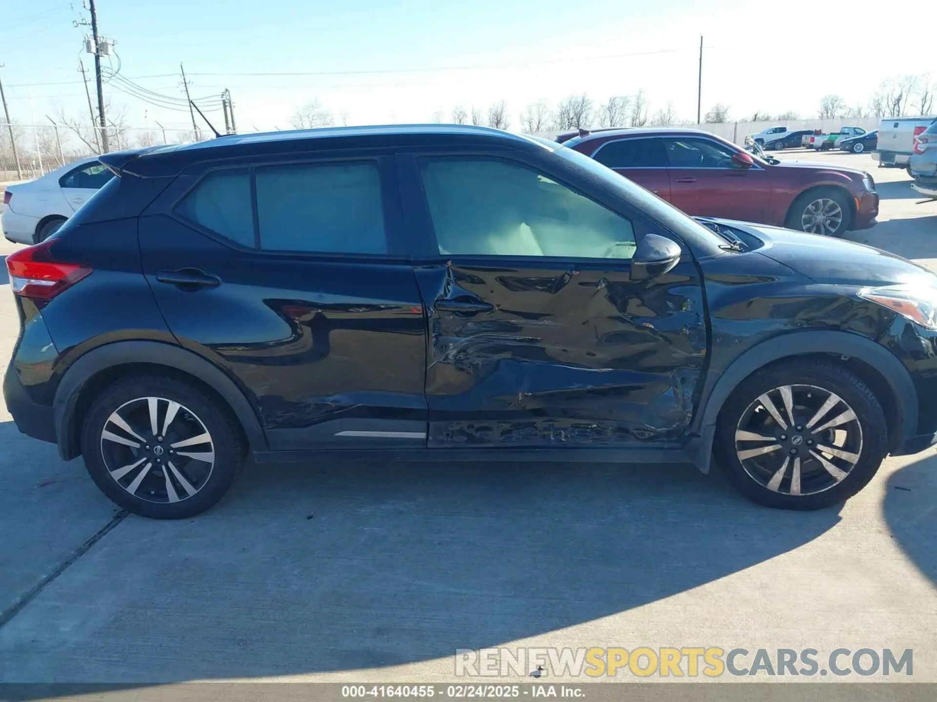 13 Photograph of a damaged car 3N1CP5DV5LL578309 NISSAN KICKS 2020