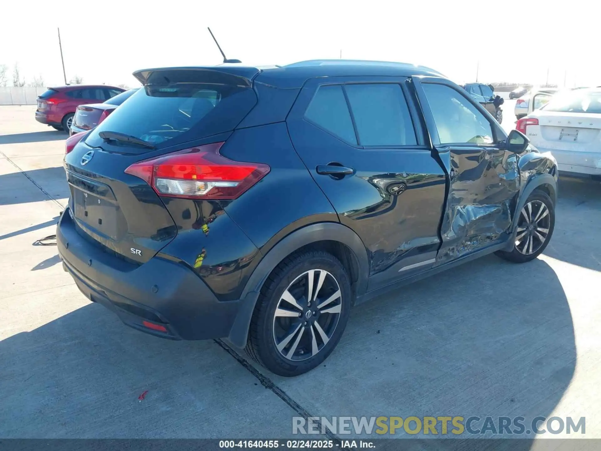 4 Photograph of a damaged car 3N1CP5DV5LL578309 NISSAN KICKS 2020