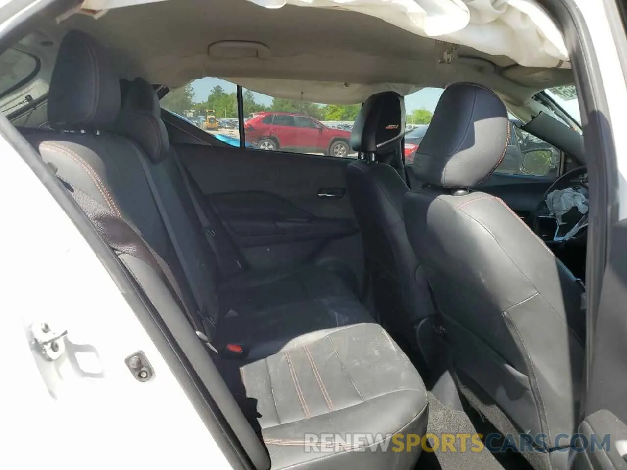 10 Photograph of a damaged car 3N1CP5DV6LL518474 NISSAN KICKS 2020