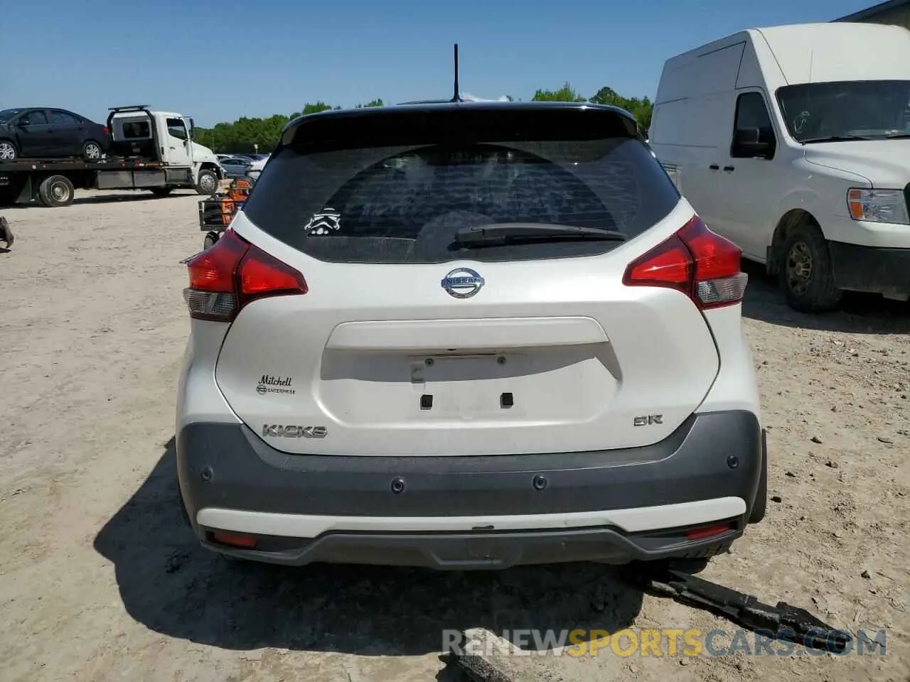 6 Photograph of a damaged car 3N1CP5DV6LL518474 NISSAN KICKS 2020