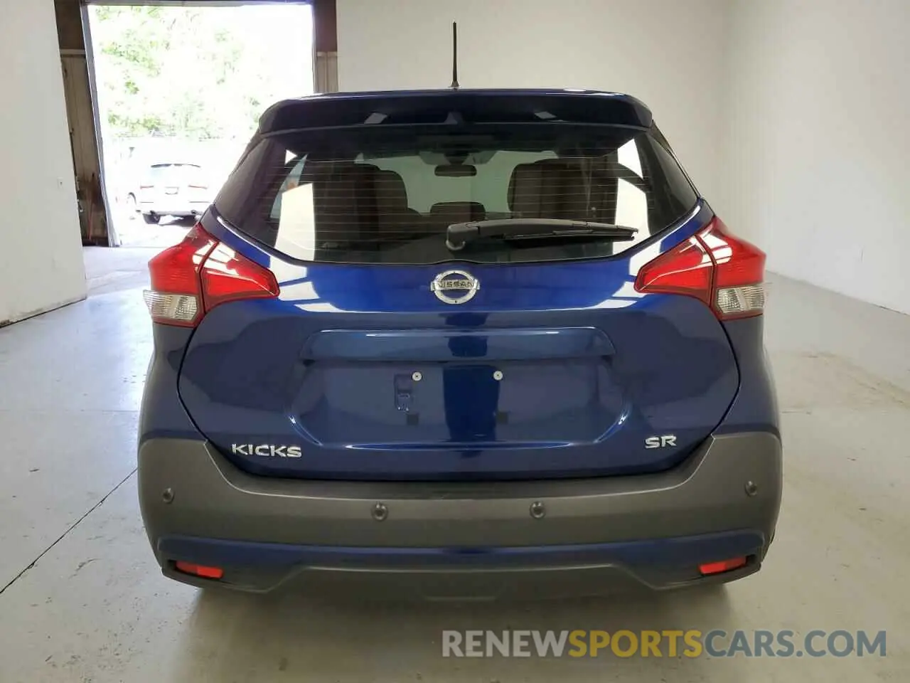 6 Photograph of a damaged car 3N1CP5DV6LL535680 NISSAN KICKS 2020