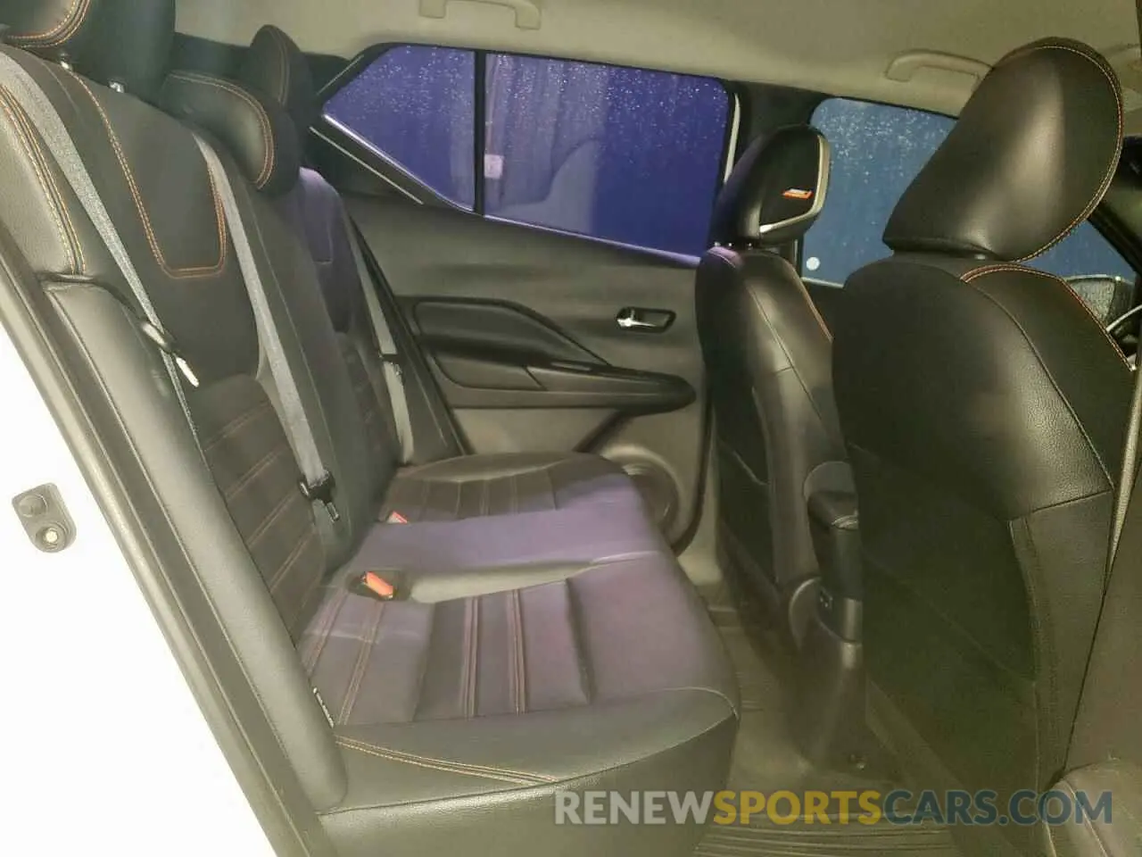 10 Photograph of a damaged car 3N1CP5DV6LL565374 NISSAN KICKS 2020