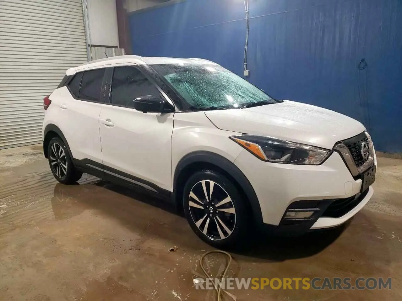 4 Photograph of a damaged car 3N1CP5DV6LL565374 NISSAN KICKS 2020