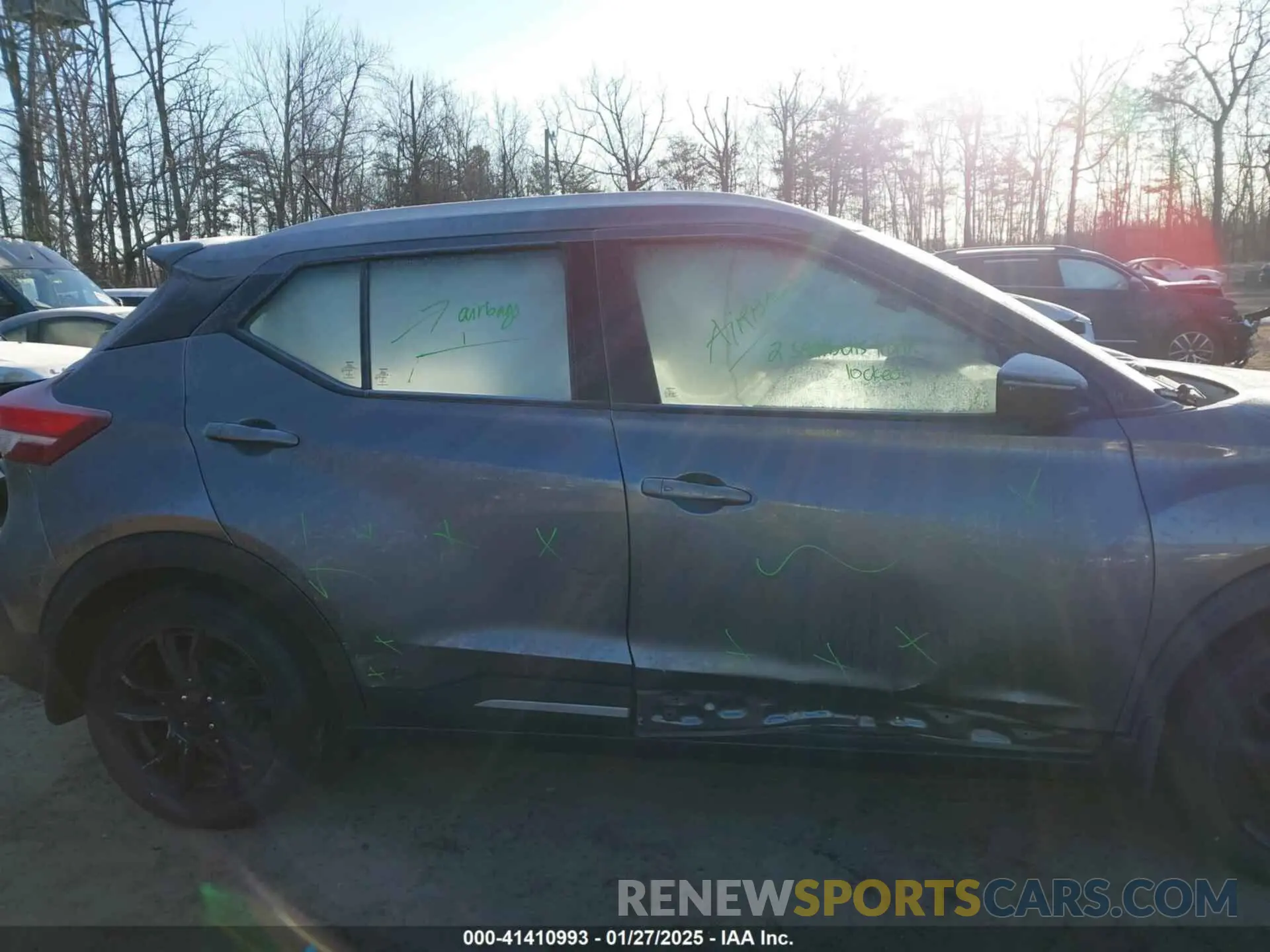 13 Photograph of a damaged car 3N1CP5DV6LL578092 NISSAN KICKS 2020