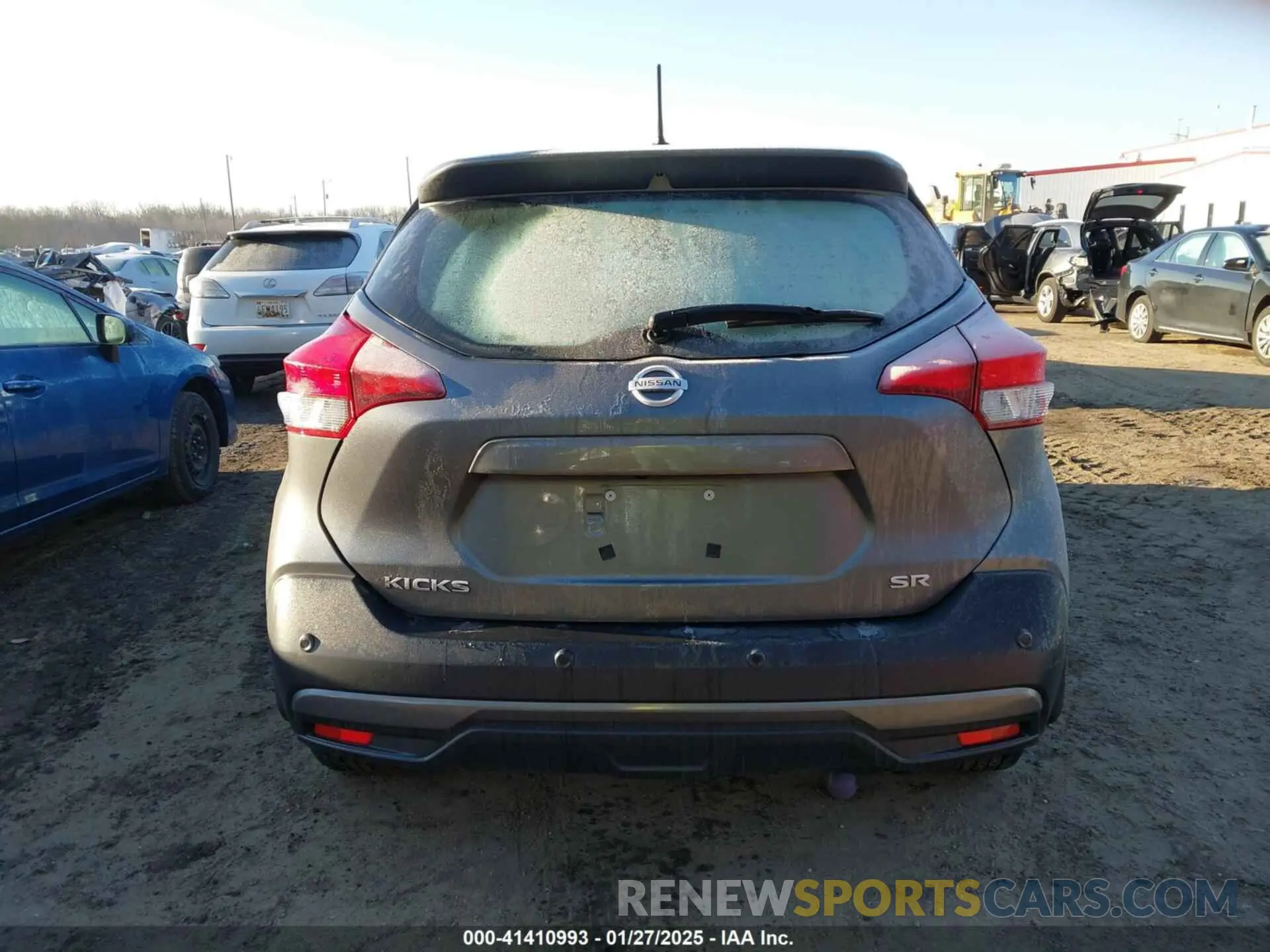 16 Photograph of a damaged car 3N1CP5DV6LL578092 NISSAN KICKS 2020