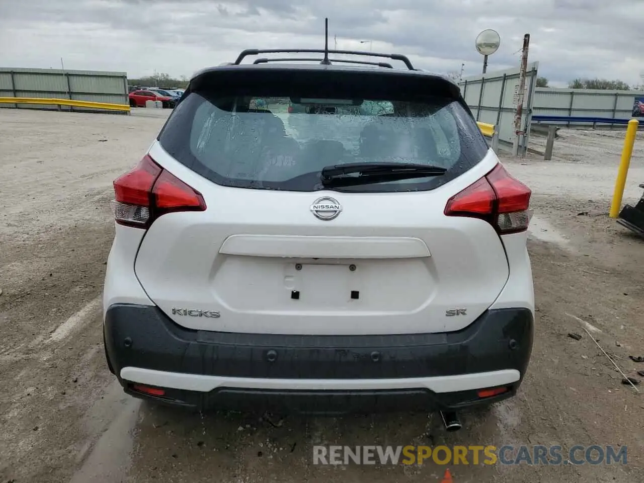 6 Photograph of a damaged car 3N1CP5DV7LL518502 NISSAN KICKS 2020
