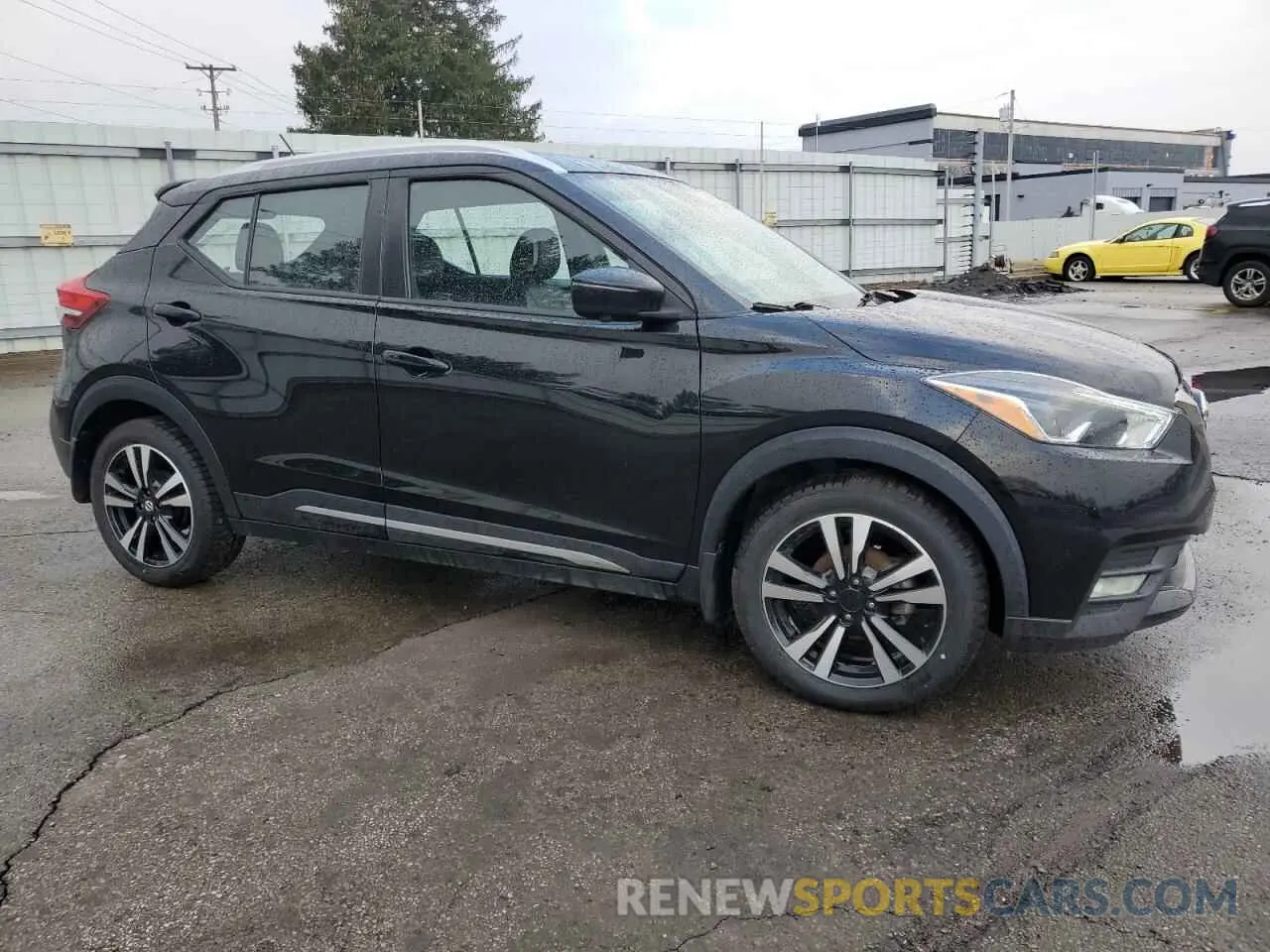 4 Photograph of a damaged car 3N1CP5DV7LL531959 NISSAN KICKS 2020