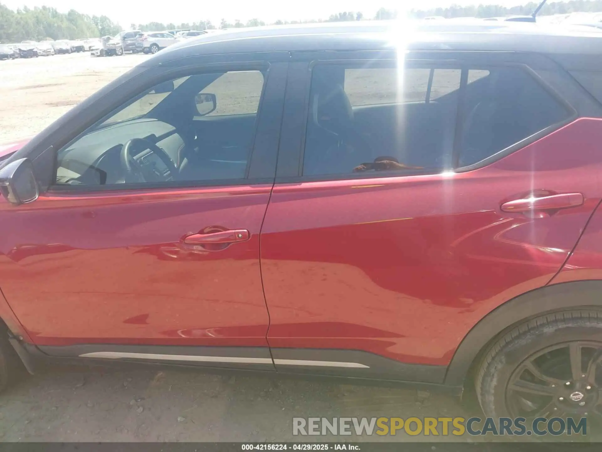 15 Photograph of a damaged car 3N1CP5DV7LL537888 NISSAN KICKS 2020