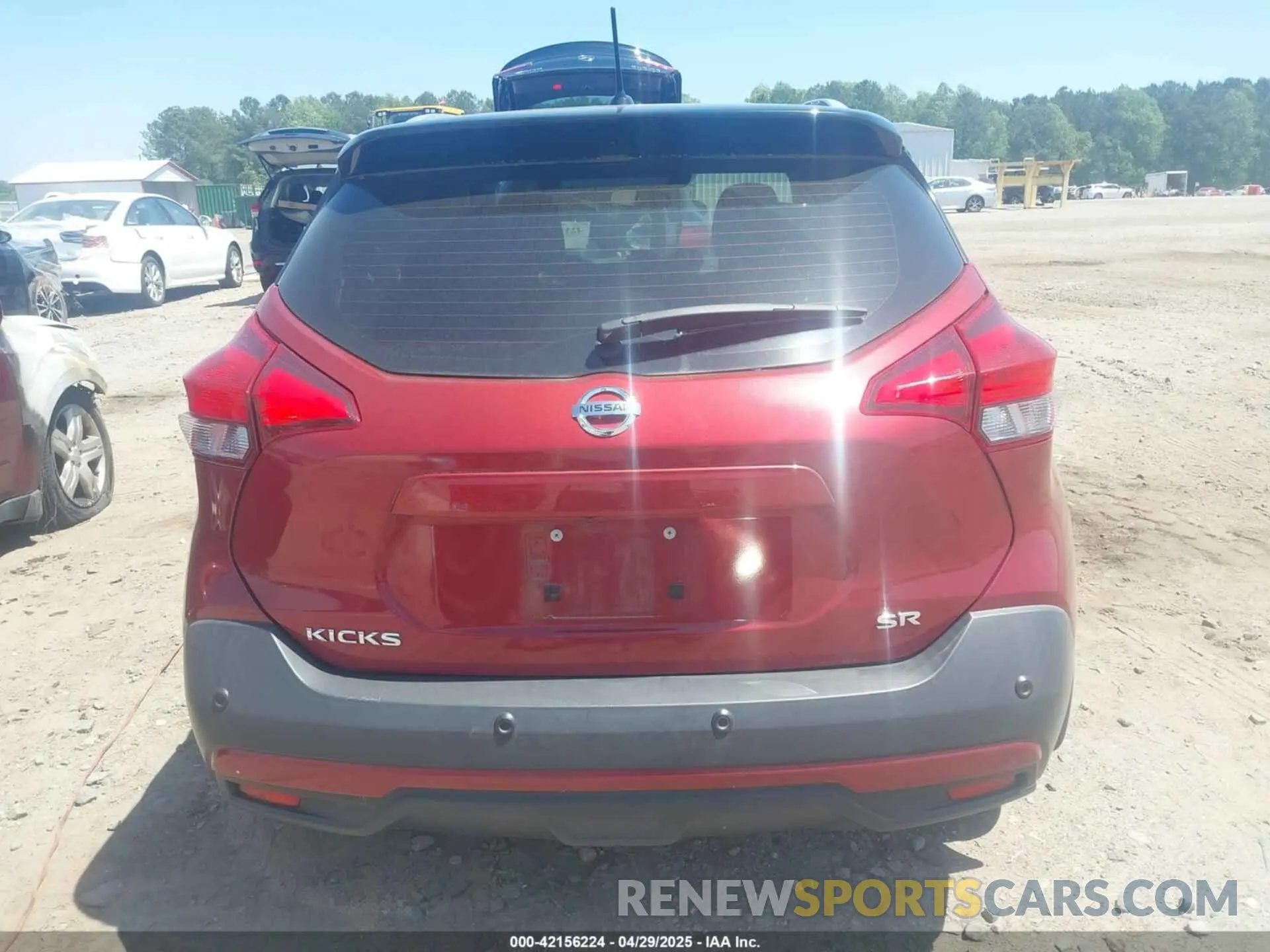 17 Photograph of a damaged car 3N1CP5DV7LL537888 NISSAN KICKS 2020