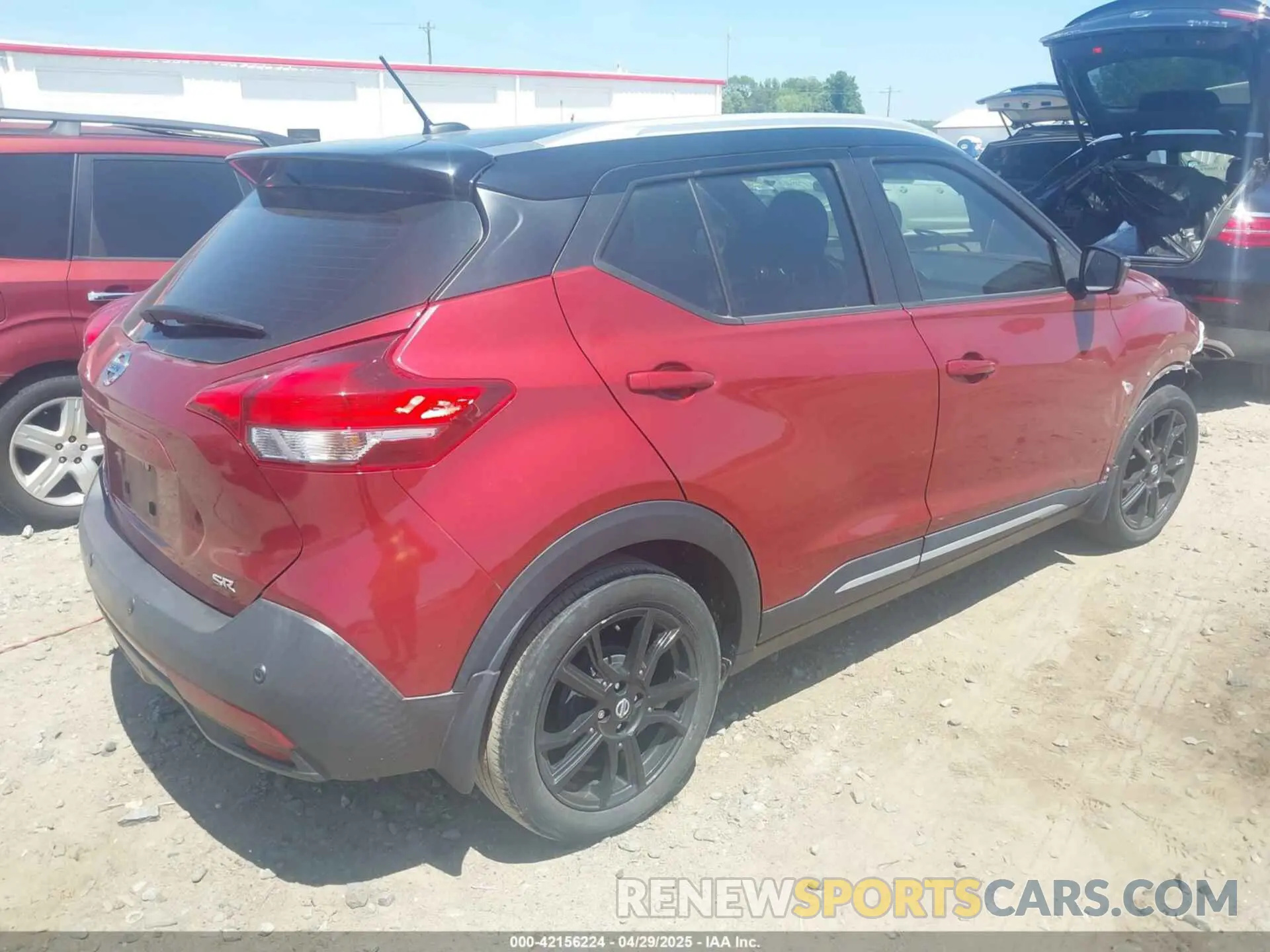 4 Photograph of a damaged car 3N1CP5DV7LL537888 NISSAN KICKS 2020