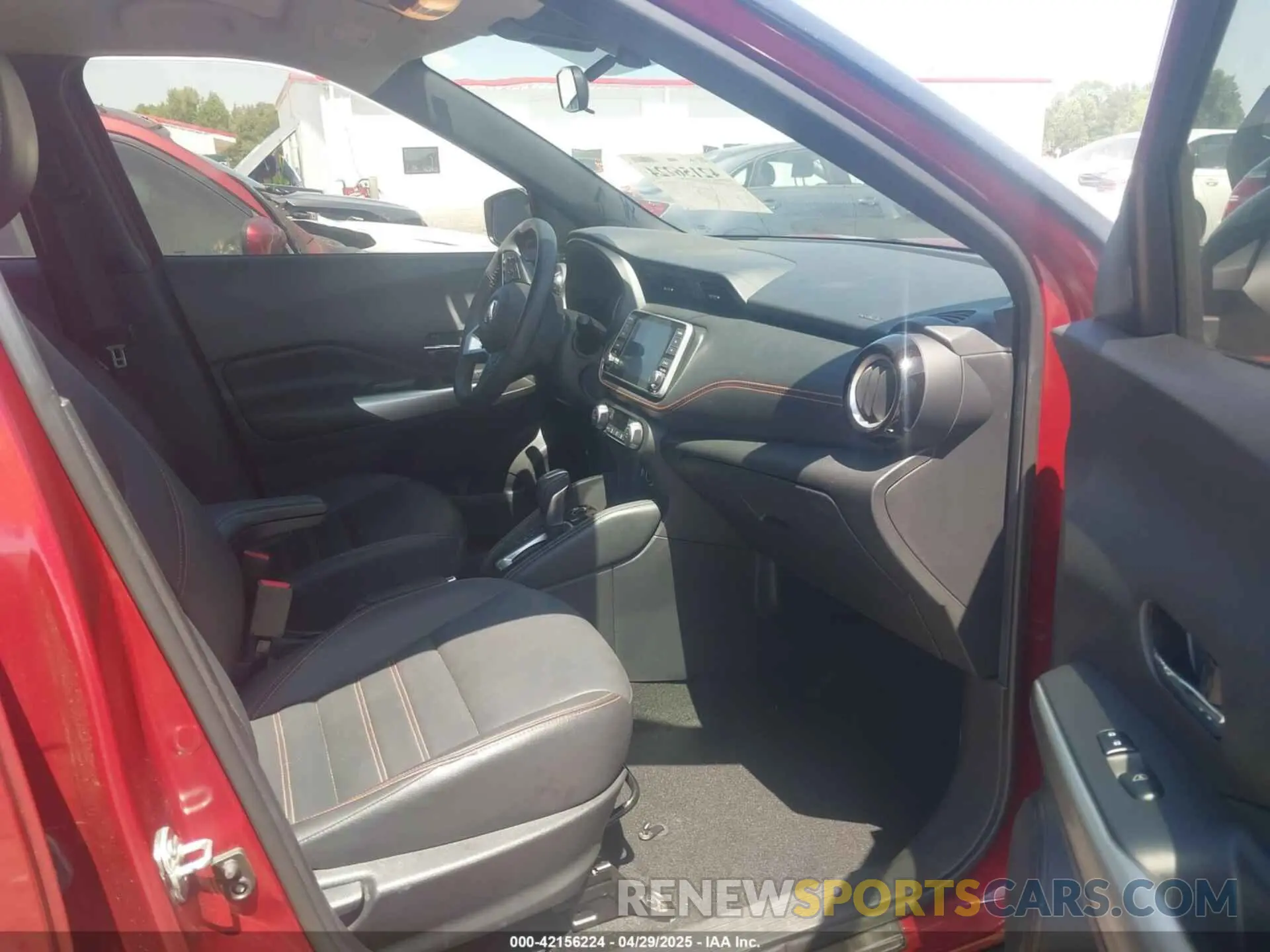 5 Photograph of a damaged car 3N1CP5DV7LL537888 NISSAN KICKS 2020