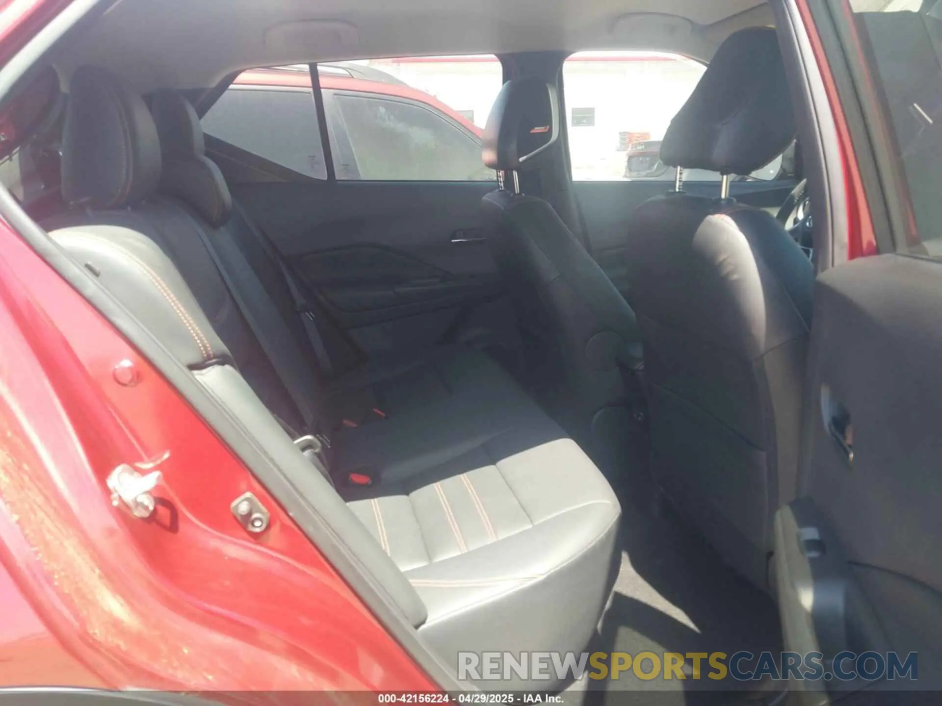 8 Photograph of a damaged car 3N1CP5DV7LL537888 NISSAN KICKS 2020