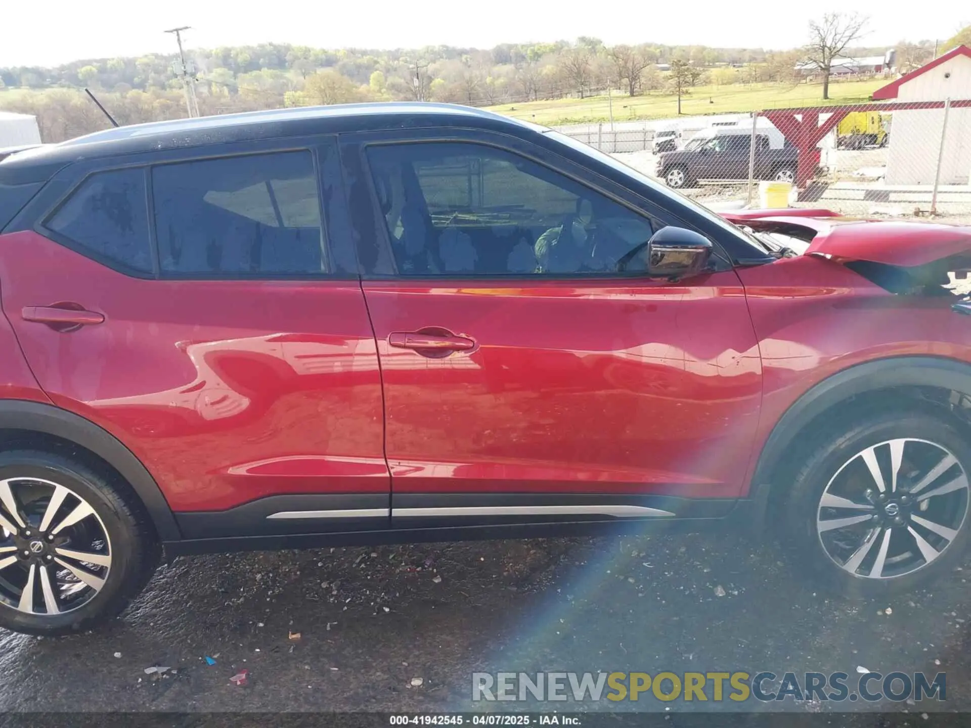 14 Photograph of a damaged car 3N1CP5DV7LL554917 NISSAN KICKS 2020