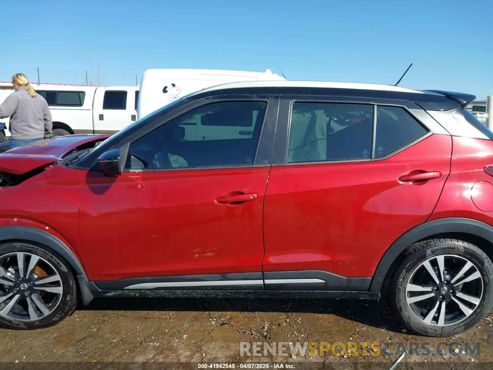 15 Photograph of a damaged car 3N1CP5DV7LL554917 NISSAN KICKS 2020