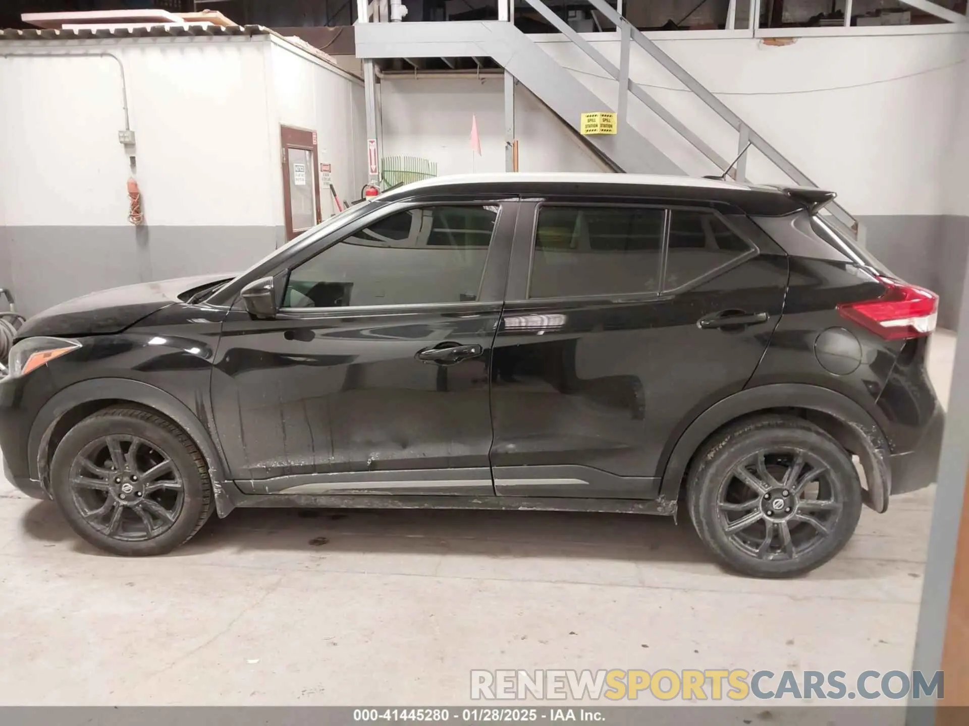 14 Photograph of a damaged car 3N1CP5DV7LL557834 NISSAN KICKS 2020