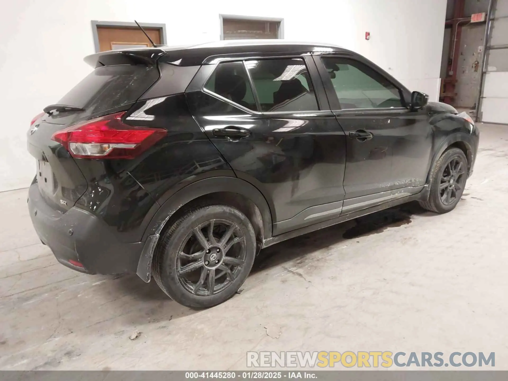 4 Photograph of a damaged car 3N1CP5DV7LL557834 NISSAN KICKS 2020