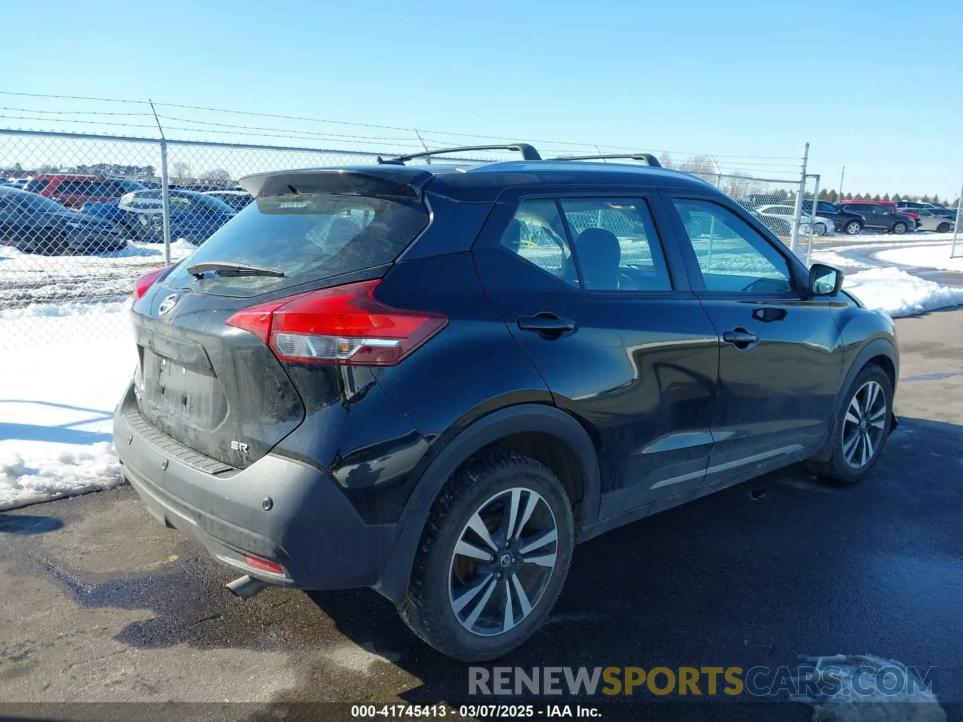 4 Photograph of a damaged car 3N1CP5DV8LL486305 NISSAN KICKS 2020