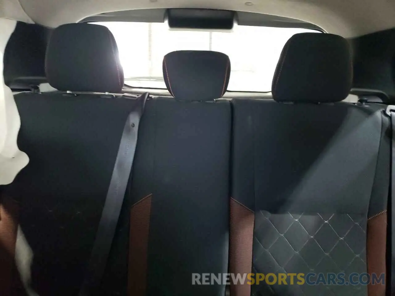 10 Photograph of a damaged car 3N1CP5DV8LL508092 NISSAN KICKS 2020