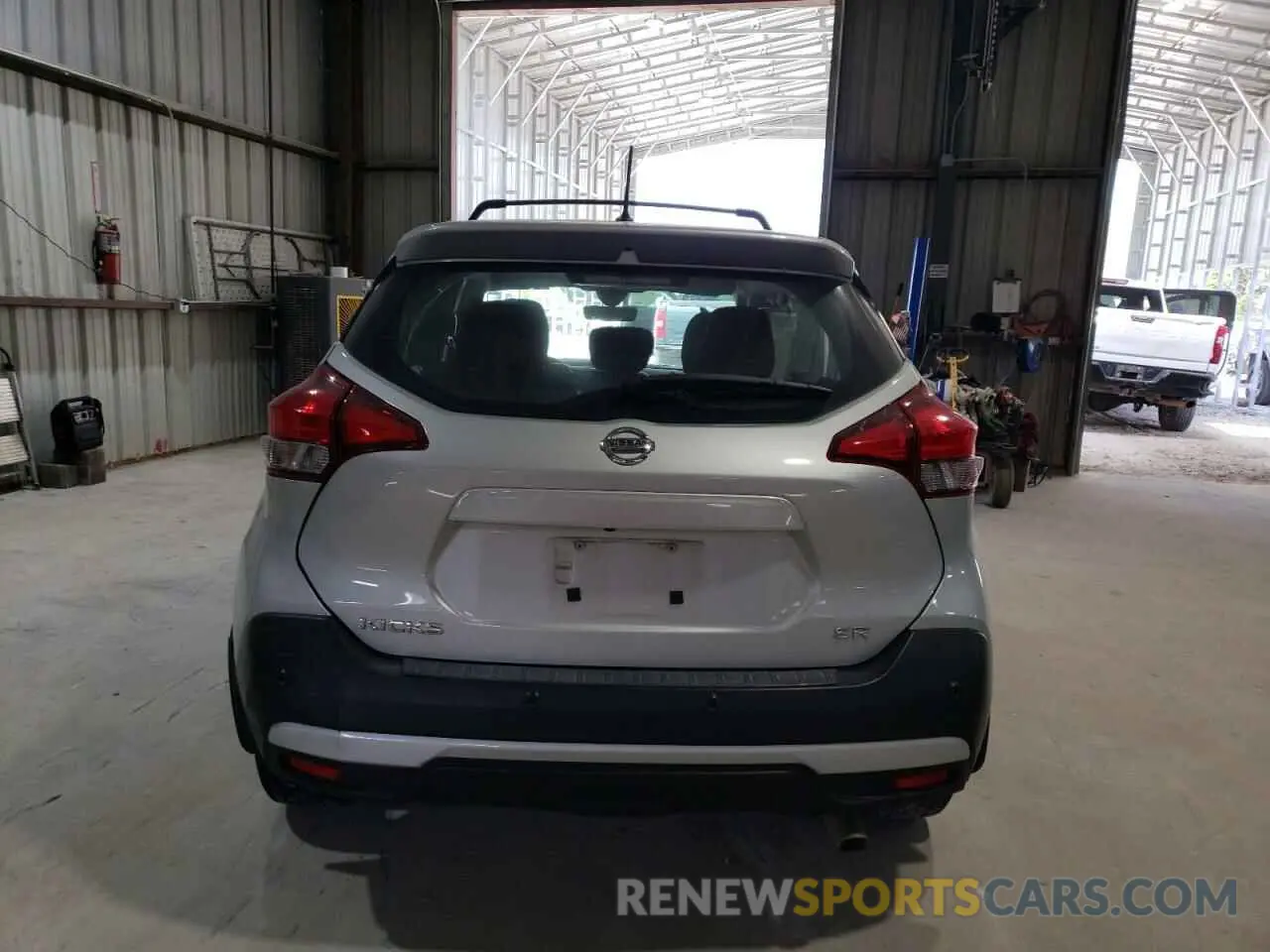 6 Photograph of a damaged car 3N1CP5DV8LL508092 NISSAN KICKS 2020