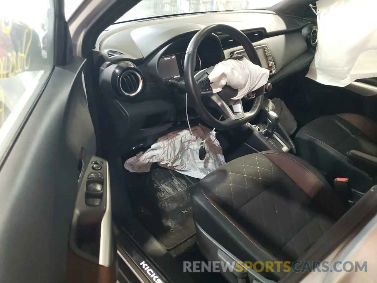 8 Photograph of a damaged car 3N1CP5DV8LL508092 NISSAN KICKS 2020