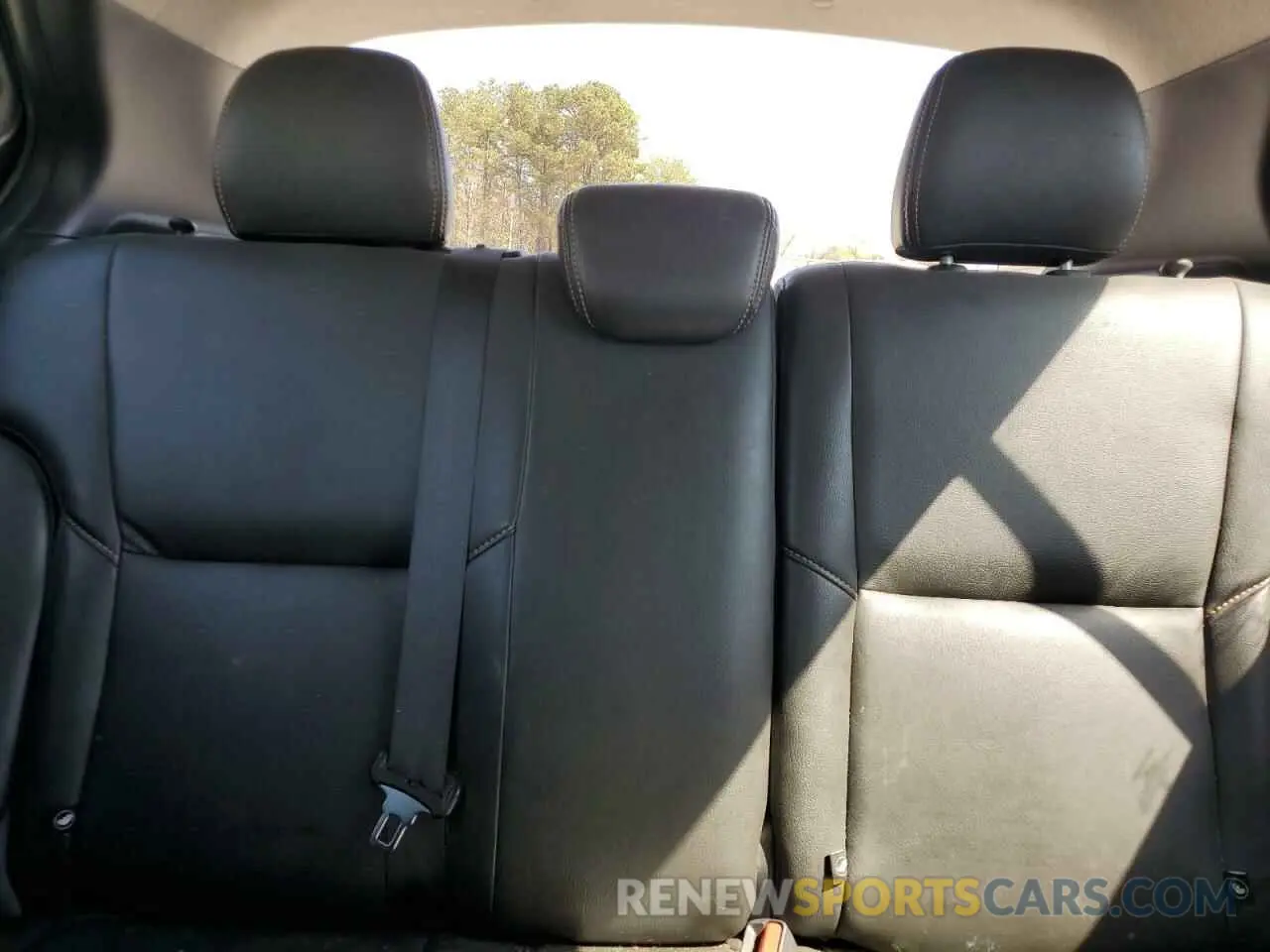 10 Photograph of a damaged car 3N1CP5DV8LL521845 NISSAN KICKS 2020