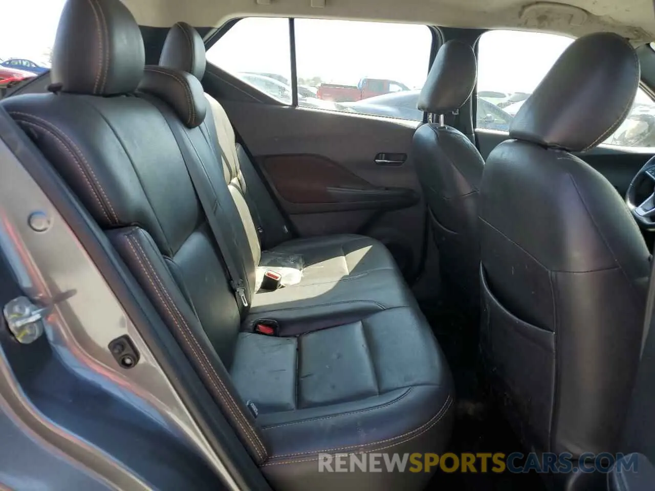 11 Photograph of a damaged car 3N1CP5DV8LL521845 NISSAN KICKS 2020