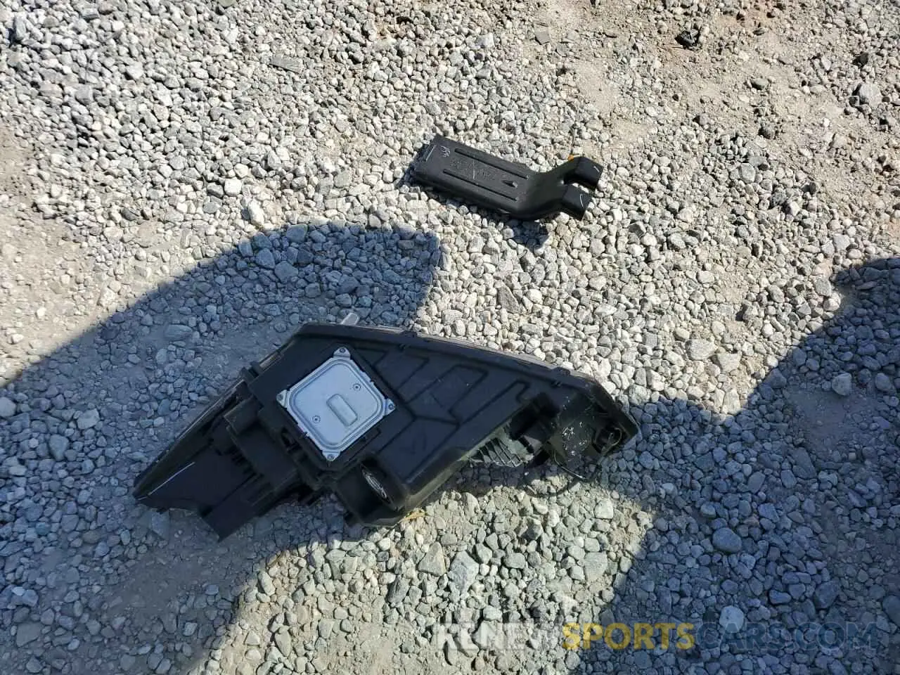 13 Photograph of a damaged car 3N1CP5DV8LL521845 NISSAN KICKS 2020