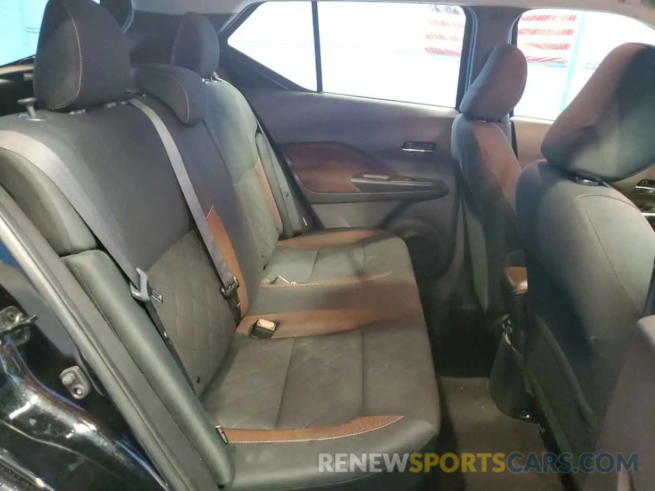 10 Photograph of a damaged car 3N1CP5DV8LL535972 NISSAN KICKS 2020