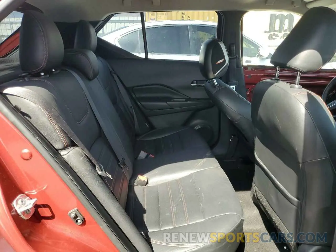 11 Photograph of a damaged car 3N1CP5DV8LL563030 NISSAN KICKS 2020