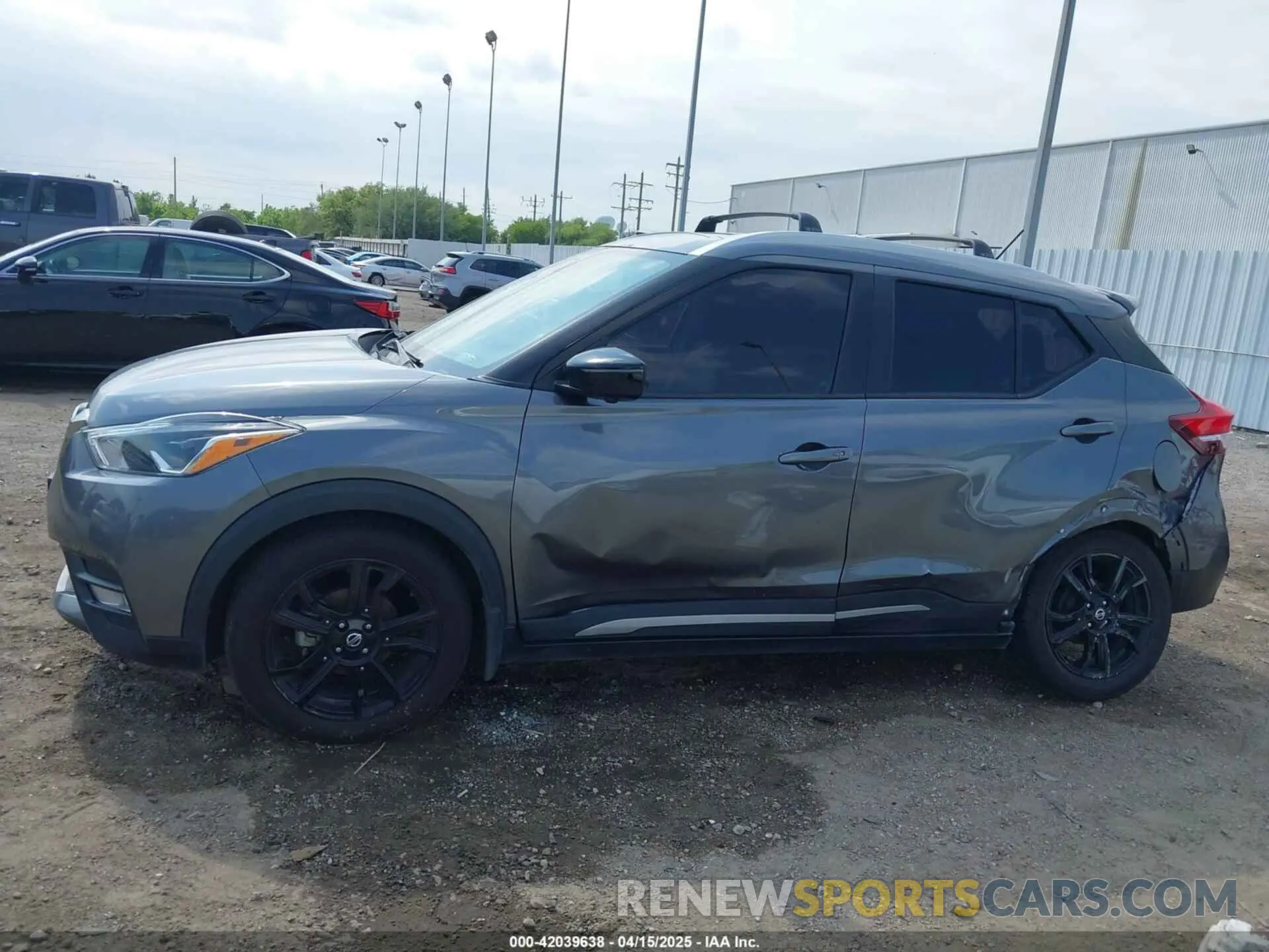 14 Photograph of a damaged car 3N1CP5DV8LL569099 NISSAN KICKS 2020