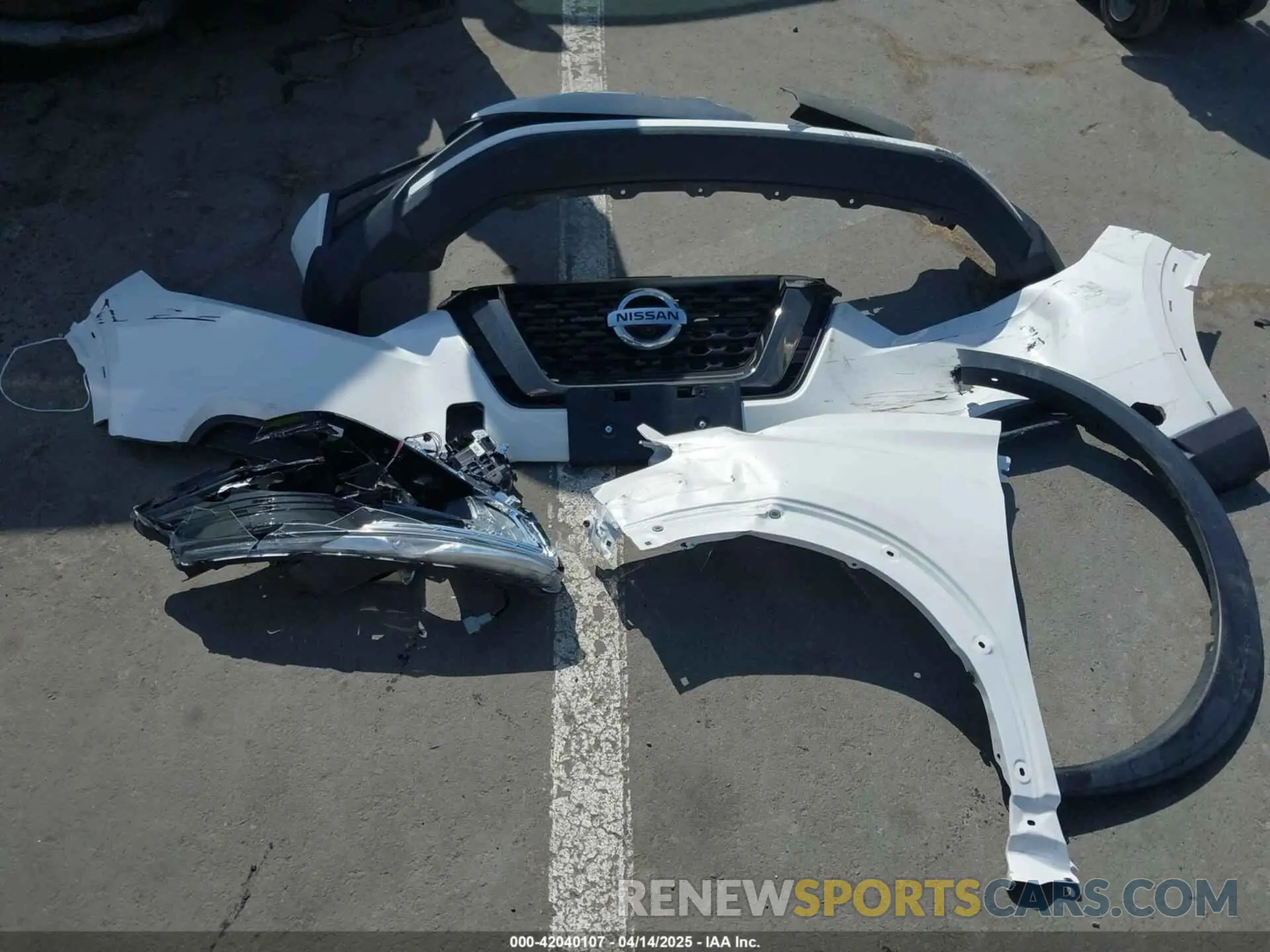 12 Photograph of a damaged car 3N1CP5DV9LL504147 NISSAN KICKS 2020