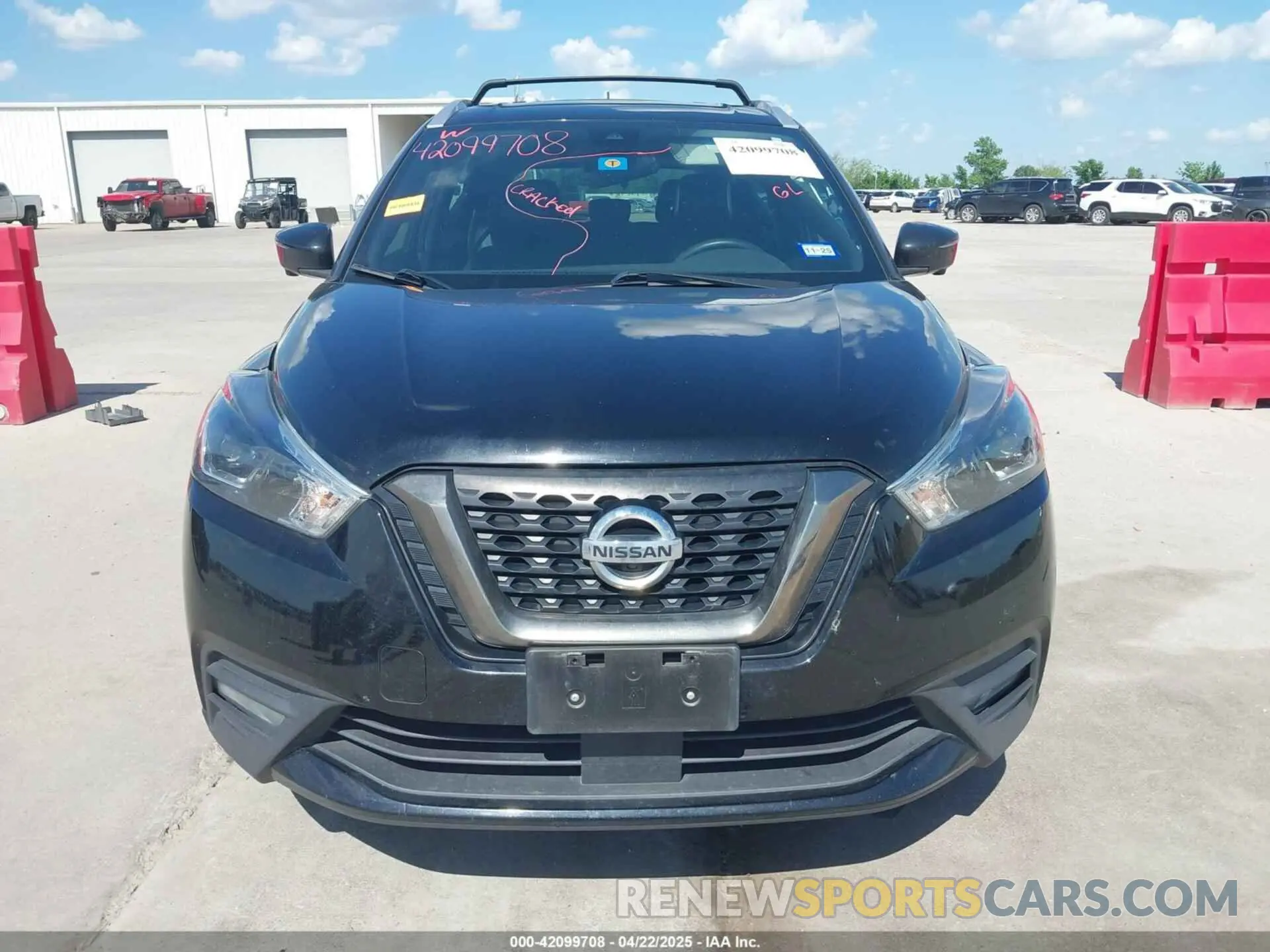 13 Photograph of a damaged car 3N1CP5DV9LL539481 NISSAN KICKS 2020