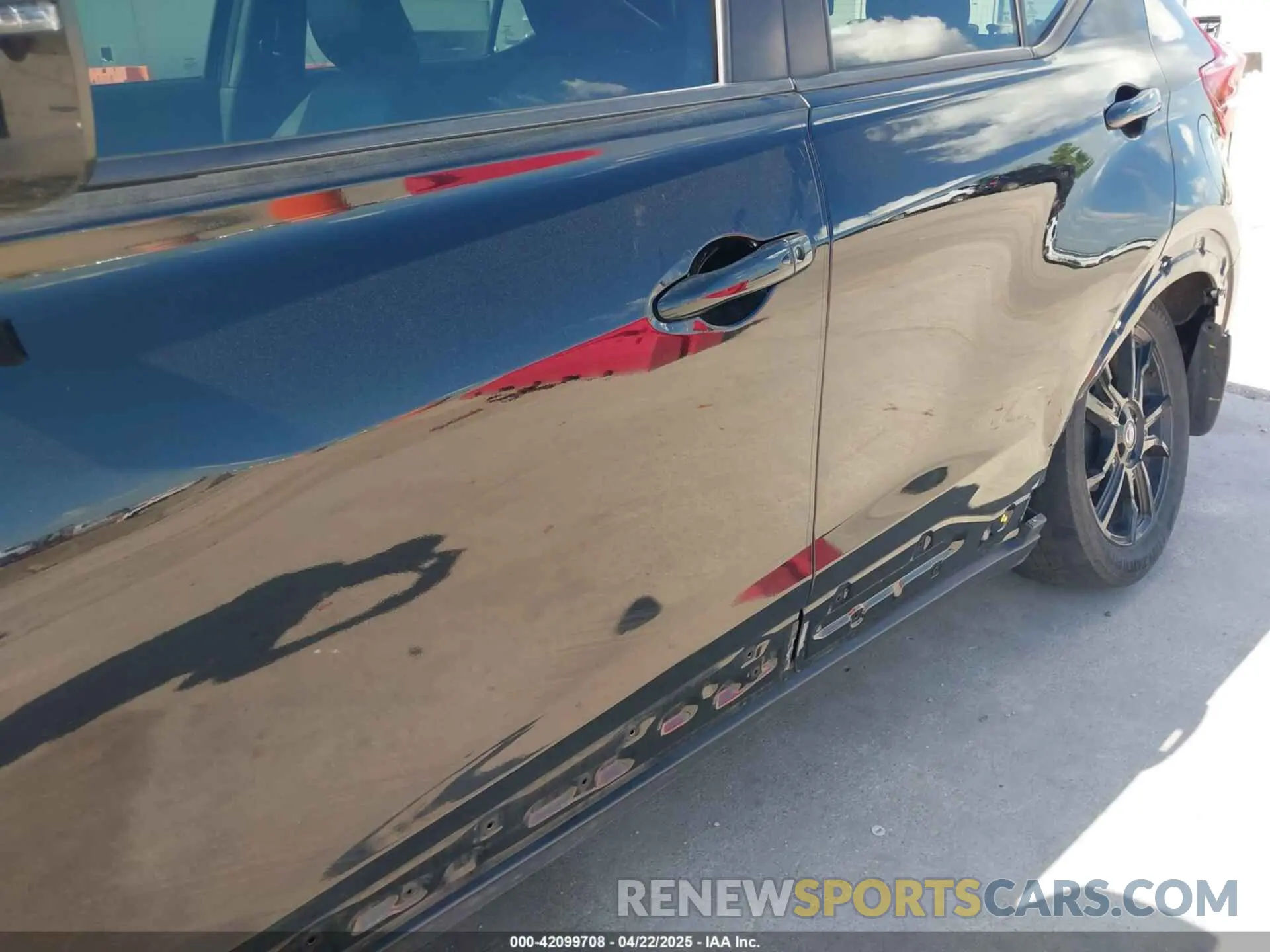6 Photograph of a damaged car 3N1CP5DV9LL539481 NISSAN KICKS 2020