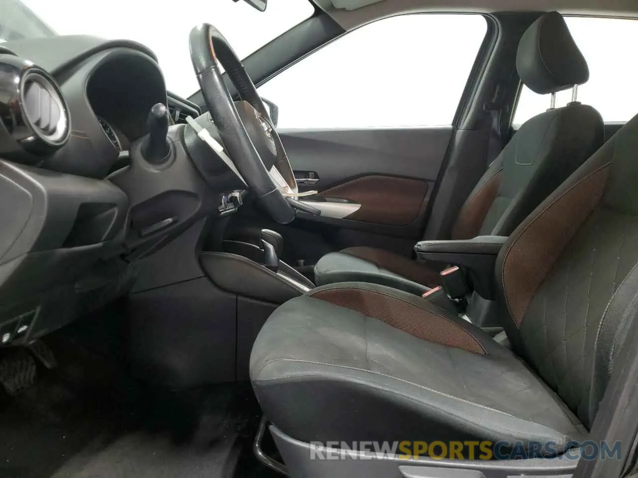 7 Photograph of a damaged car 3N1CP5DV9LL539562 NISSAN KICKS 2020