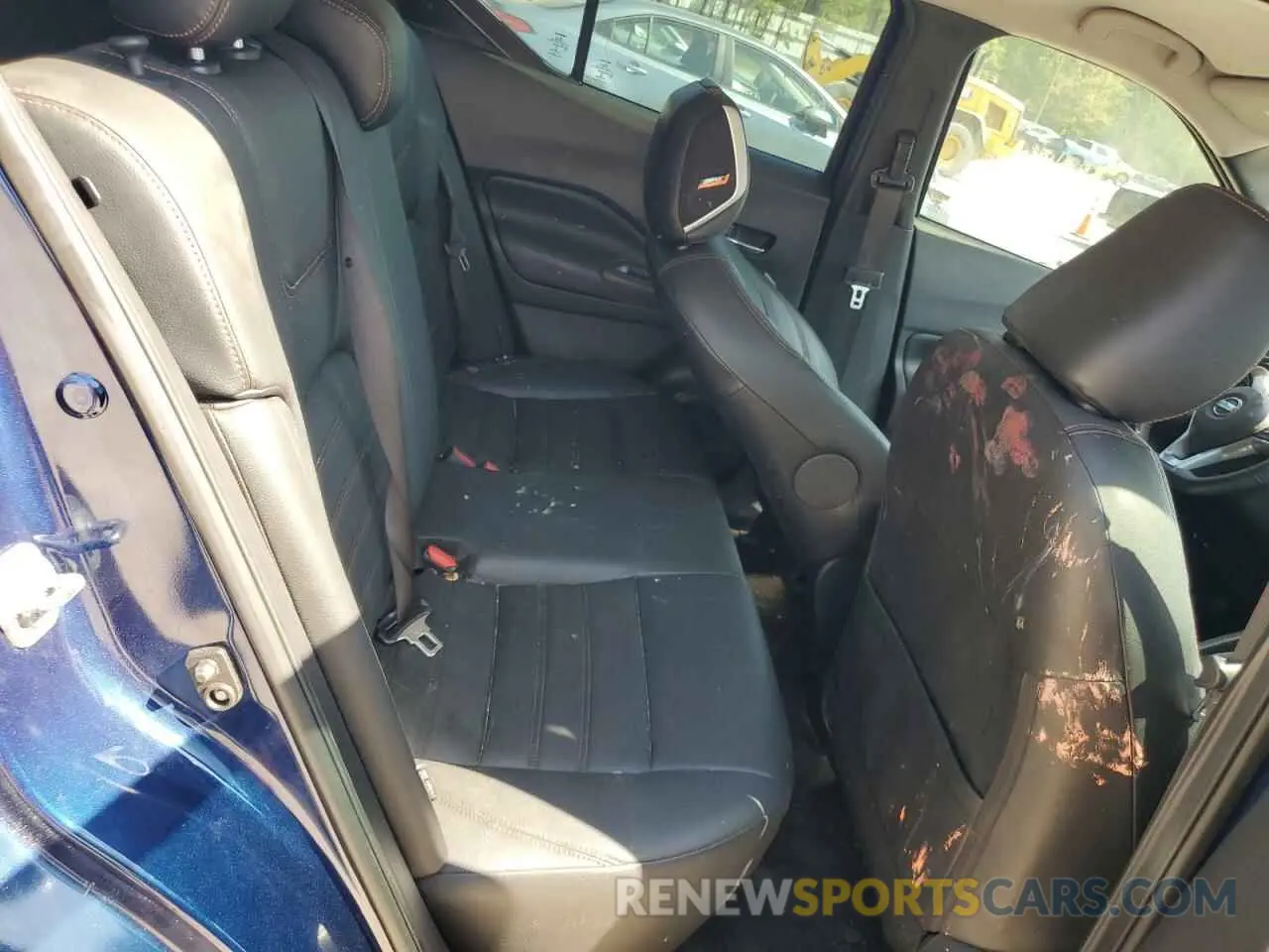 11 Photograph of a damaged car 3N1CP5DV9LL571279 NISSAN KICKS 2020
