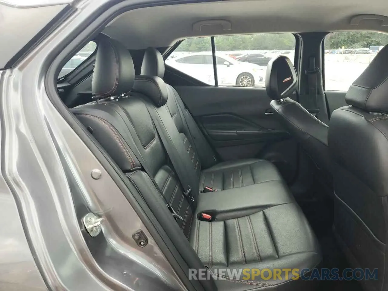 11 Photograph of a damaged car 3N1CP5DVXLL532538 NISSAN KICKS 2020