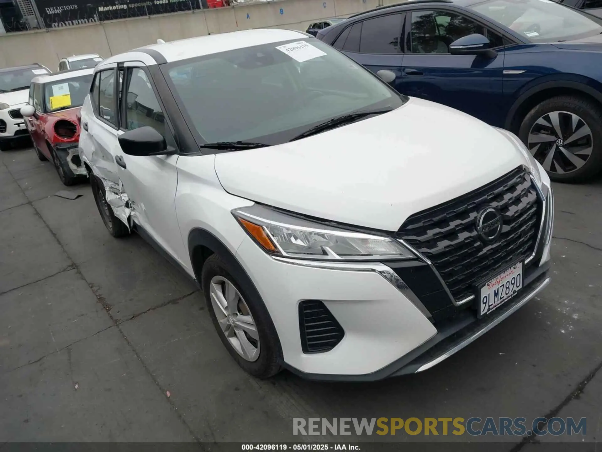 1 Photograph of a damaged car 3N1CP5BV0ML481300 NISSAN KICKS 2021