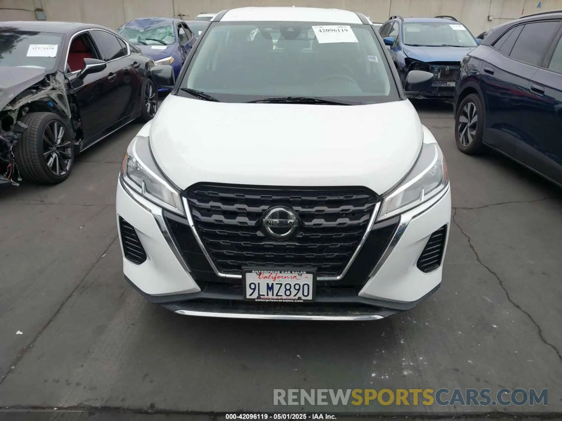 13 Photograph of a damaged car 3N1CP5BV0ML481300 NISSAN KICKS 2021