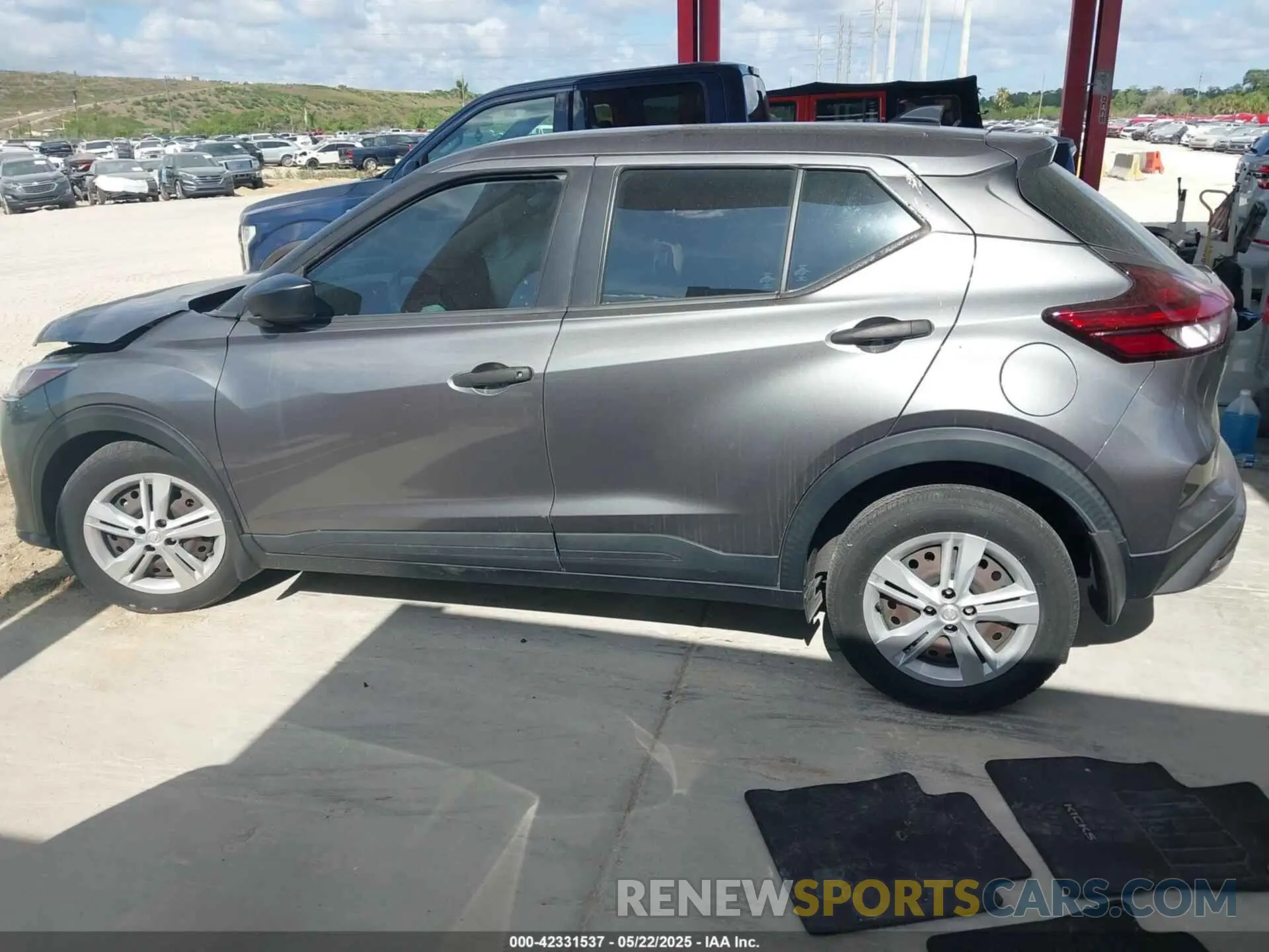 14 Photograph of a damaged car 3N1CP5BV0ML484178 NISSAN KICKS 2021
