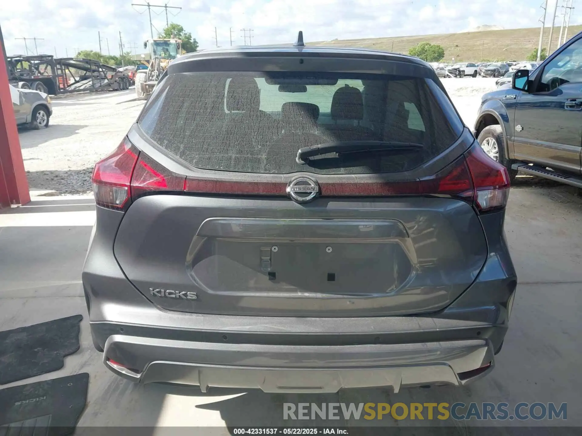 16 Photograph of a damaged car 3N1CP5BV0ML484178 NISSAN KICKS 2021