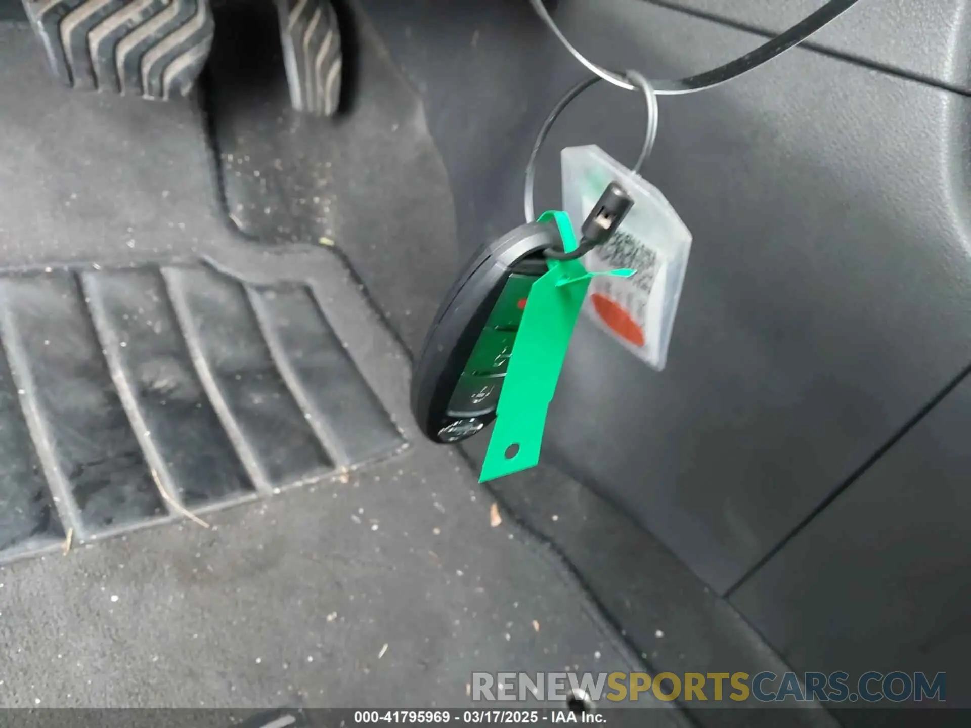 11 Photograph of a damaged car 3N1CP5BV0ML523576 NISSAN KICKS 2021