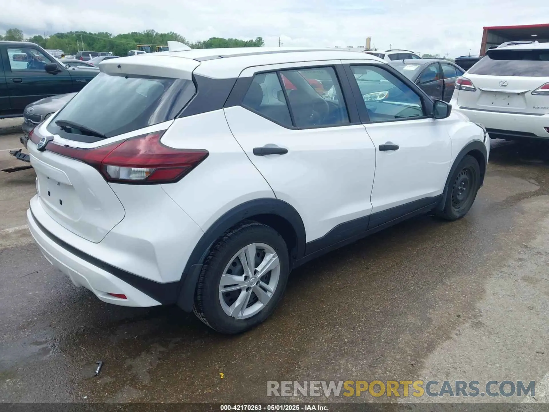 4 Photograph of a damaged car 3N1CP5BV0ML524517 NISSAN KICKS 2021