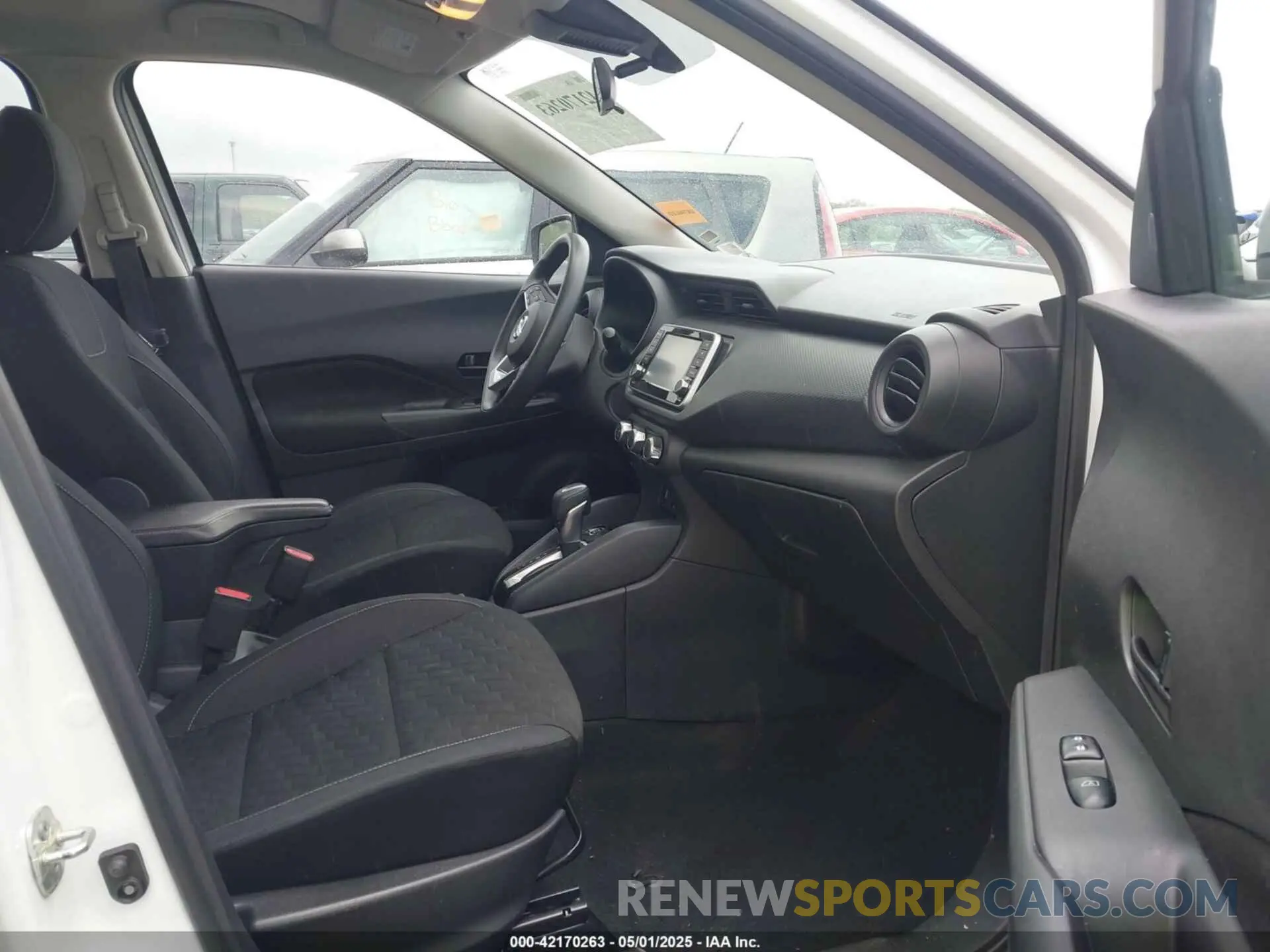 5 Photograph of a damaged car 3N1CP5BV0ML524517 NISSAN KICKS 2021
