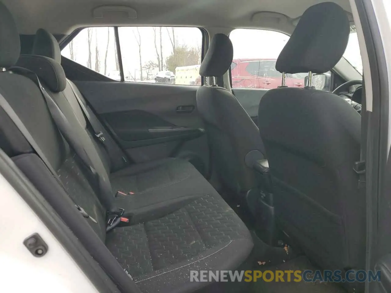 12 Photograph of a damaged car 3N1CP5BV0ML552656 NISSAN KICKS 2021