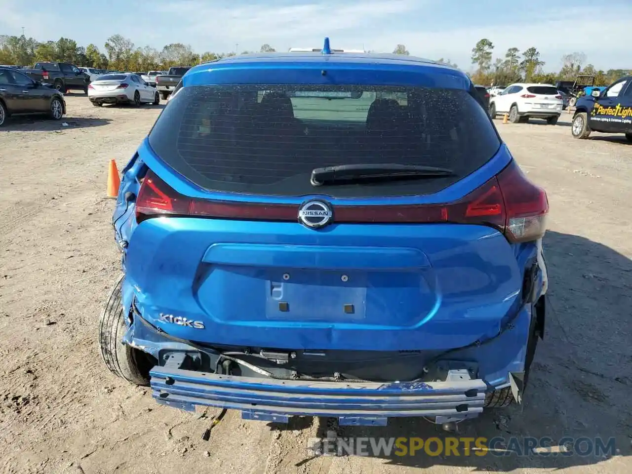 6 Photograph of a damaged car 3N1CP5BV0ML554956 NISSAN KICKS 2021