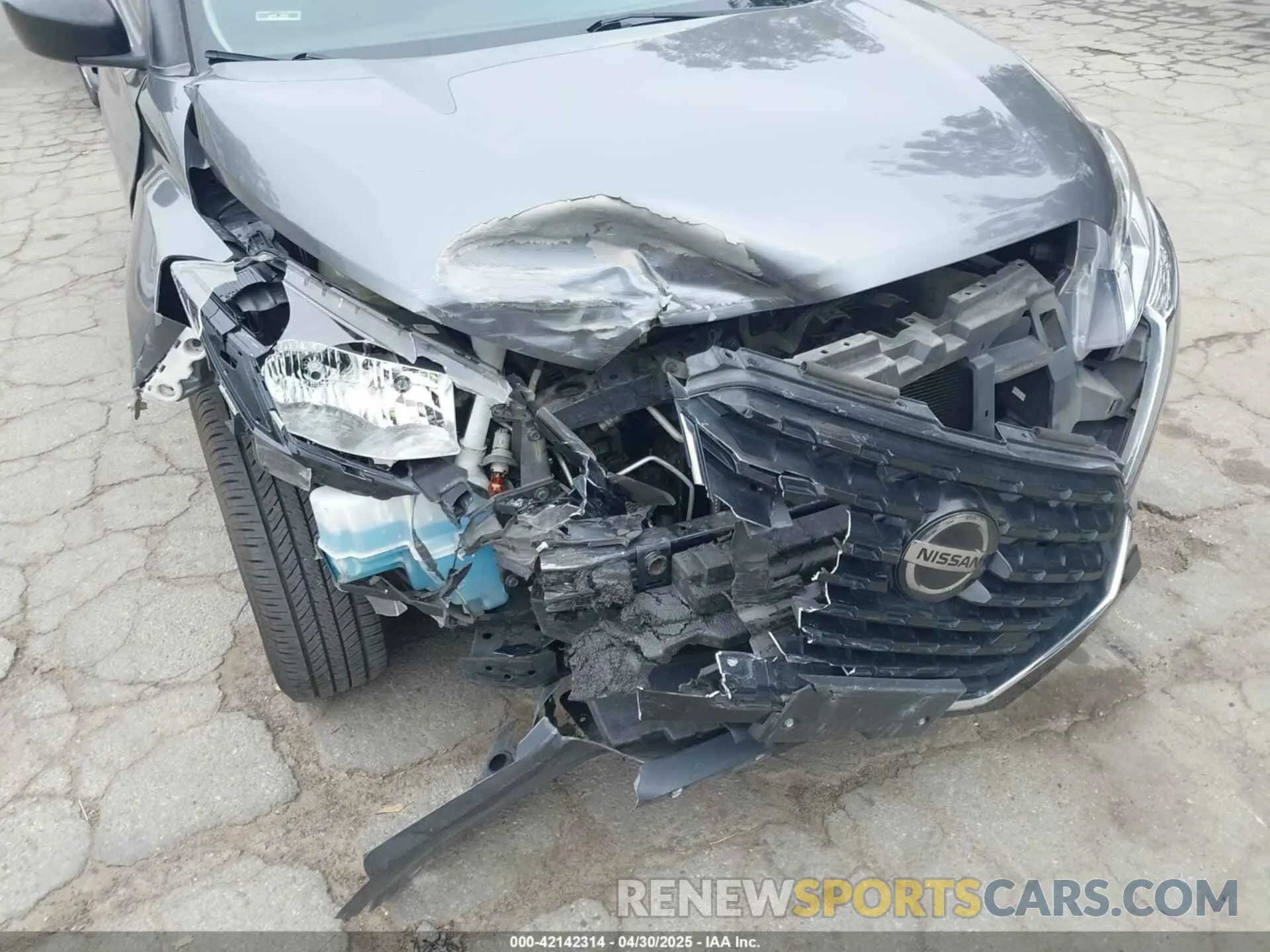 17 Photograph of a damaged car 3N1CP5BV1ML466062 NISSAN KICKS 2021