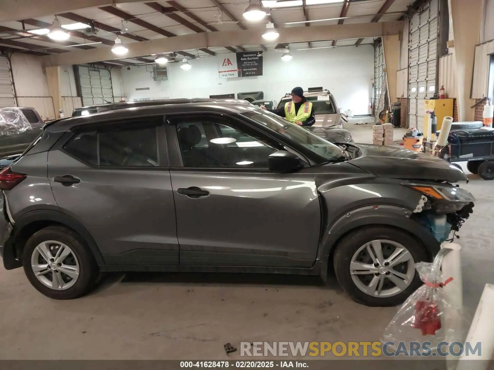14 Photograph of a damaged car 3N1CP5BV1ML466739 NISSAN KICKS 2021